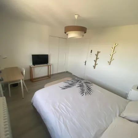 Chambre privée chez l habitant avec piscine de 1 à 3 chambres Grieges Chambre photo